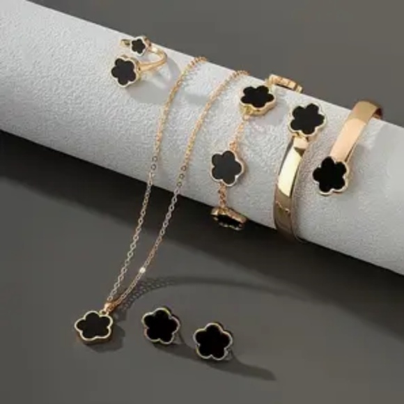 Jewelry - Lucky Clover Women's Necklace, Earrings, Ring and 2 bracelets
